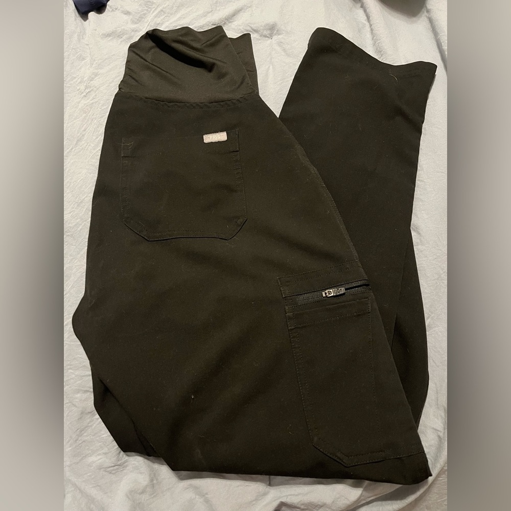 FIGS maternity scrub bottoms